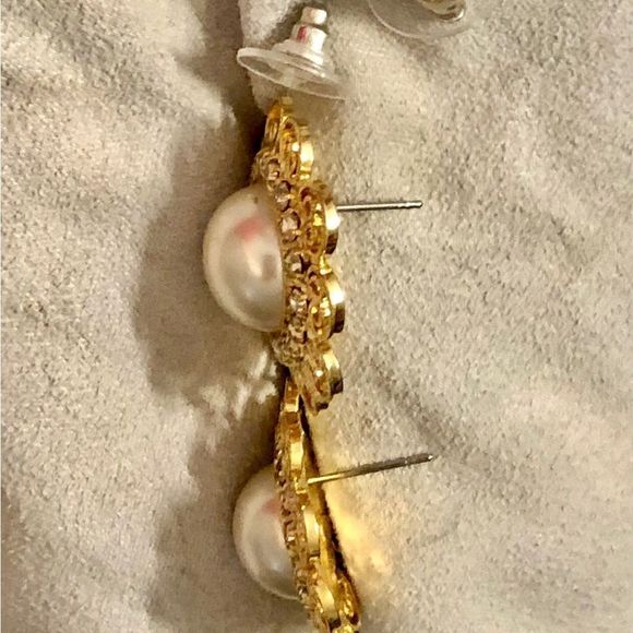 Faux Pearl rhinestone gold tone scroll pierced earrings 1” round - Picture 9 of 10